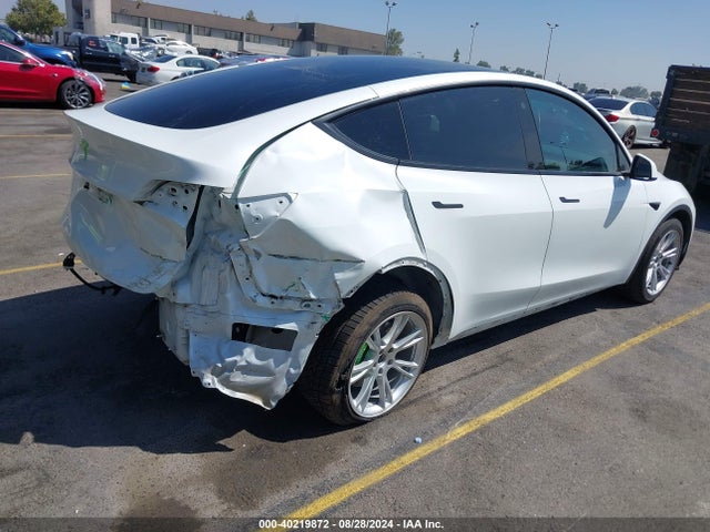 2022 TESLA MODEL Y 7SAYGDEE6NF362890 Photo 3