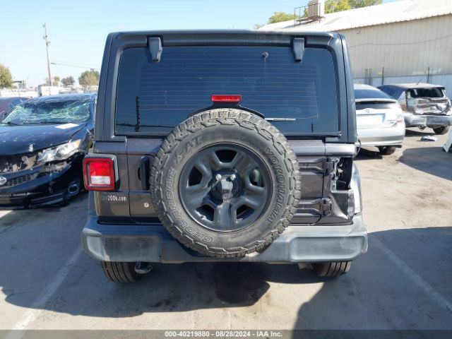 1C4HJXDN6JW200720 Jeep Wrangler Unlimited Sport 4x4