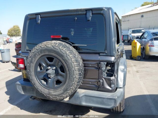 1C4HJXDN6JW200720 Jeep Wrangler Unlimited Sport 4x4