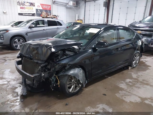 Hyundai ELANTRA SEL 2018 5NPD84LF1JH313032 Image 2