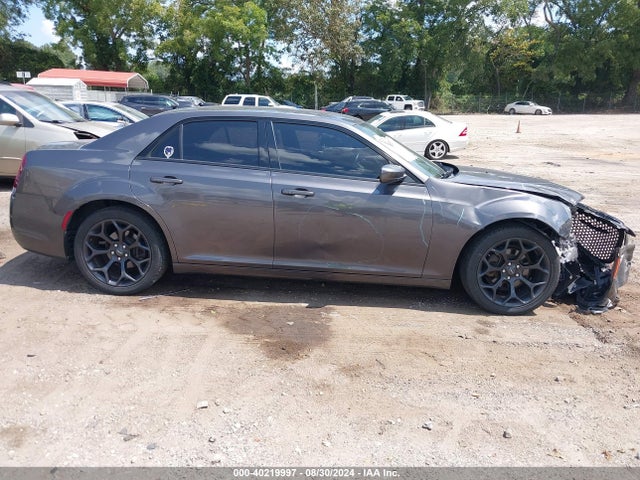 Chrysler 300 300s 2019 2C3CCABG9KH537862 Image 13