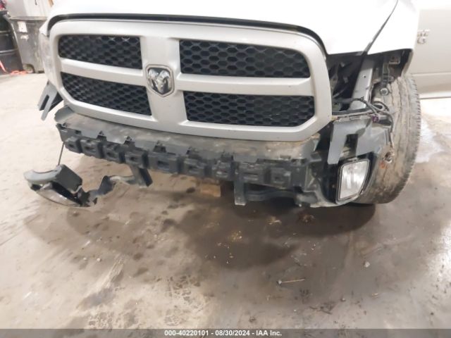 1C6RR7FG8JS230781 RAM 1500 Express Quad Cab 4x4 6'4 Box