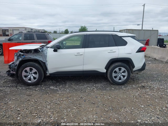 Toyota RAV4 LE 2019 JTMF1RFV8KJ023229 Image 15