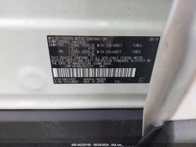 Toyota RAV4 LE 2019 JTMF1RFV8KJ023229 Image 9