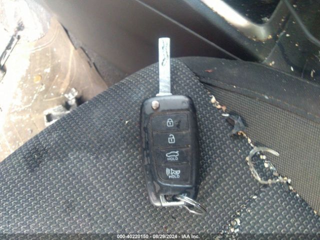 3KPC24A30KE050138 Hyundai ACCENT SE