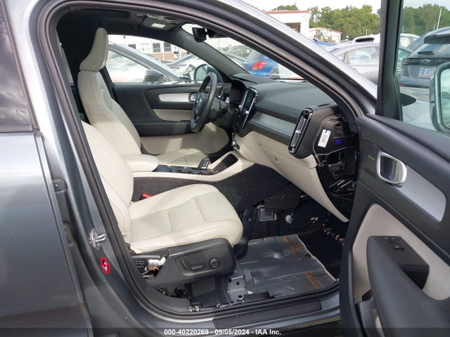 YV4162UK7K2061876 Volvo Xc40 T5 Momentum