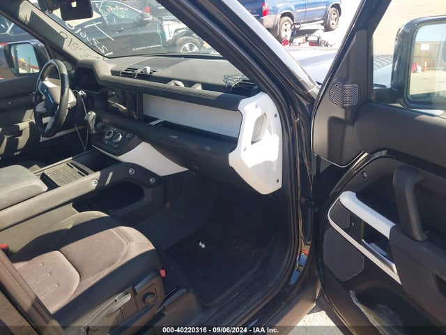 SALEK7RX3M2044540 Land Rover Defender 110 Standard