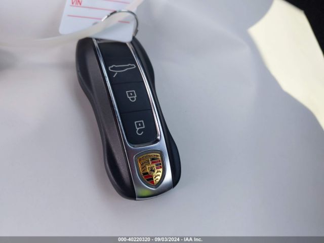 WP0AE2A70KL124588 Porsche Panamera E-hybrid 4