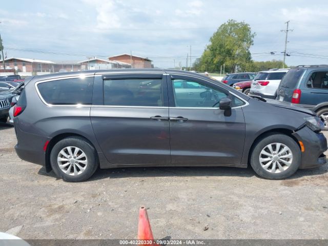 2C4RC1DG3HR578929 Chrysler Pacifica Touring