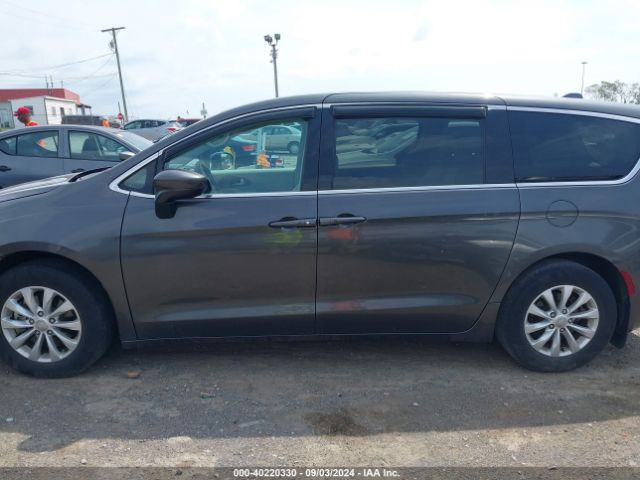 2C4RC1DG3HR578929 Chrysler Pacifica Touring