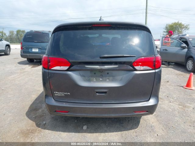 2C4RC1DG3HR578929 Chrysler Pacifica Touring