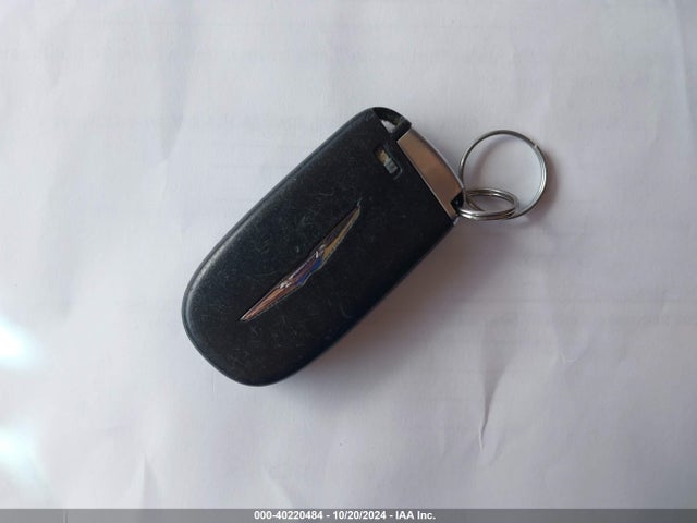 1C3CCCAB0FN662912 Chrysler 200 Limited