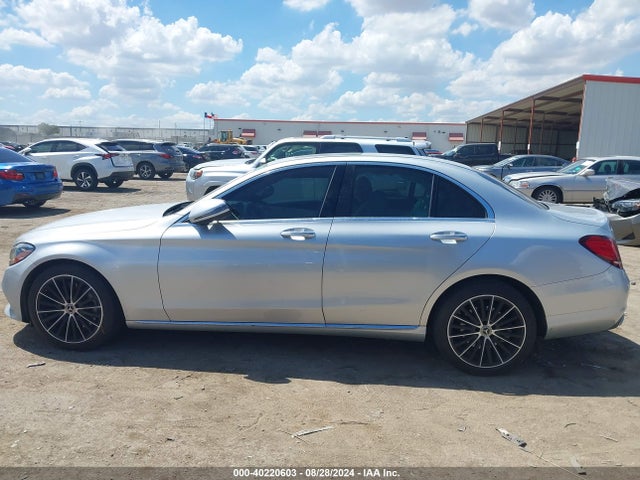 W1KWF8DB7MR625490 Mercedes-Benz C 300 Sedan
