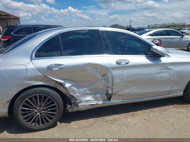 W1KWF8DB7MR625490 Mercedes-Benz C 300 Sedan