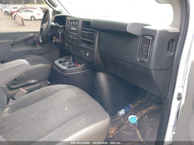 1GCWGAFG7J1905444 Chevrolet Express 2500 Work Van