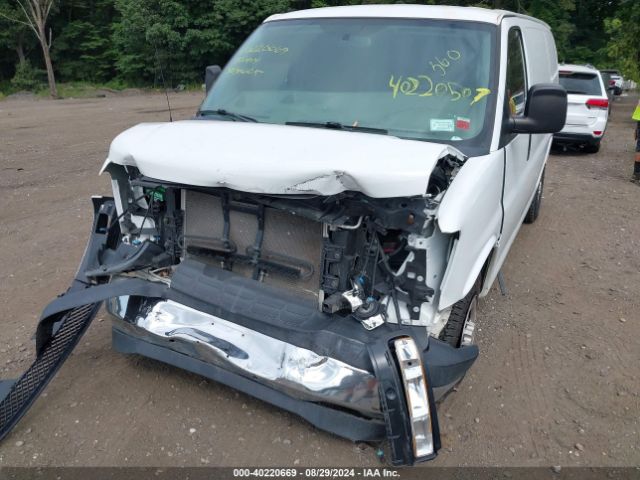 1GCWGAFG7J1905444 Chevrolet Express 2500 Work Van