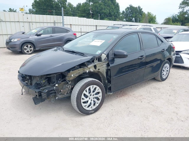 Toyota COROLLA LE 2018 5YFBURHE1JP794354 Image 2