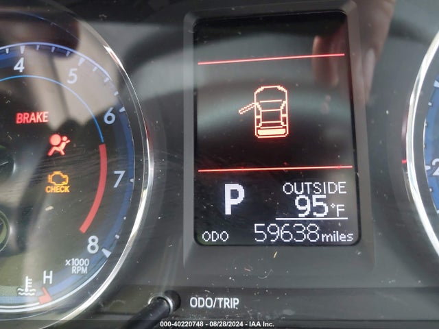 Toyota COROLLA LE 2018 5YFBURHE1JP794354 Image 7