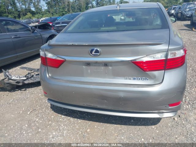 JTHBW1GG9F2080670 Lexus ES 300H