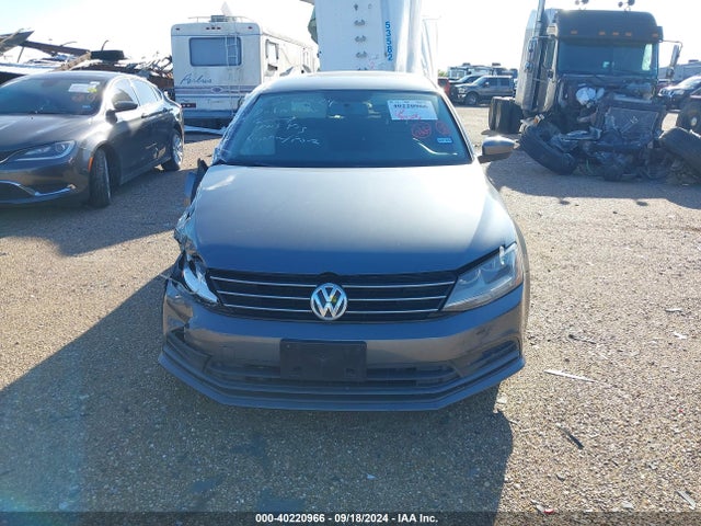3VW2B7AJ2HM352733 Volkswagen Jetta 1.4t S
