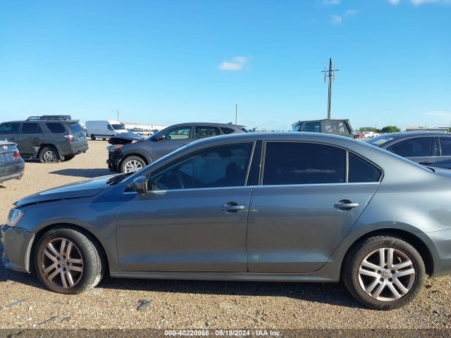 3VW2B7AJ2HM352733 Volkswagen Jetta 1.4t S