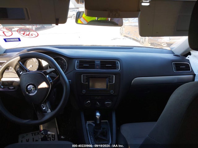 3VW2B7AJ2HM352733 Volkswagen Jetta 1.4t S