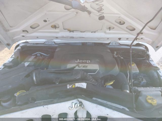 1C4BJWDG8FL694007 Jeep Wrangler Unlimited Sport