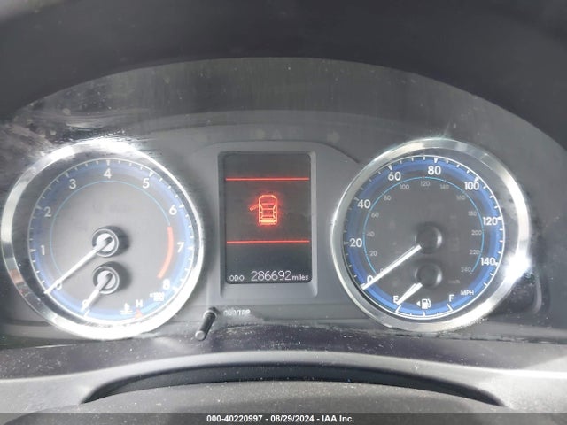 Toyota COROLLA LE 2018 5YFBURHE0JP806395 Image 7