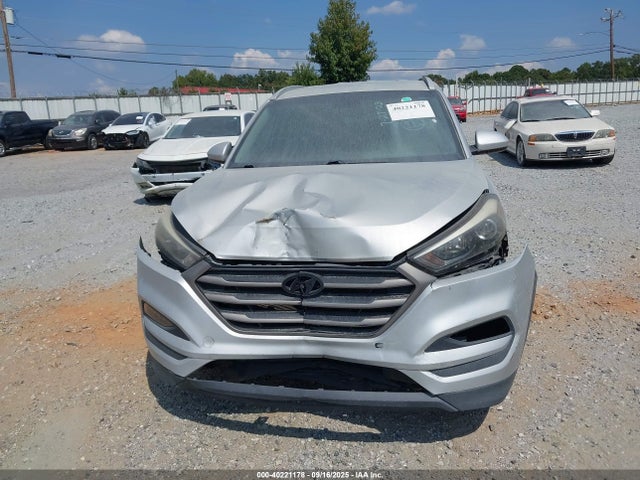 40221178 :رقم المزاد ، KM8J33A42GU179915 vin ، 2016 Hyundai Tucson Se مزاد بيع