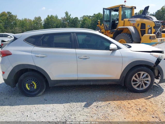 40221178 :رقم المزاد ، KM8J33A42GU179915 vin ، 2016 Hyundai Tucson Se مزاد بيع