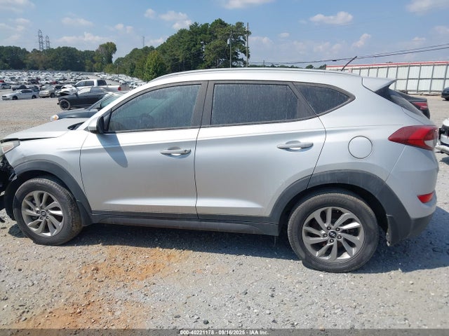 40221178 :رقم المزاد ، KM8J33A42GU179915 vin ، 2016 Hyundai Tucson Se مزاد بيع