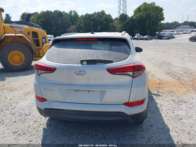 40221178 :رقم المزاد ، KM8J33A42GU179915 vin ، 2016 Hyundai Tucson Se مزاد بيع