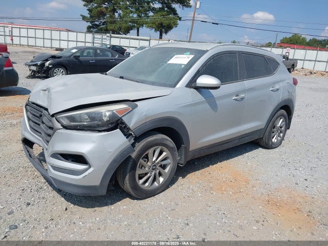 40221178 :رقم المزاد ، KM8J33A42GU179915 vin ، 2016 Hyundai Tucson Se مزاد بيع