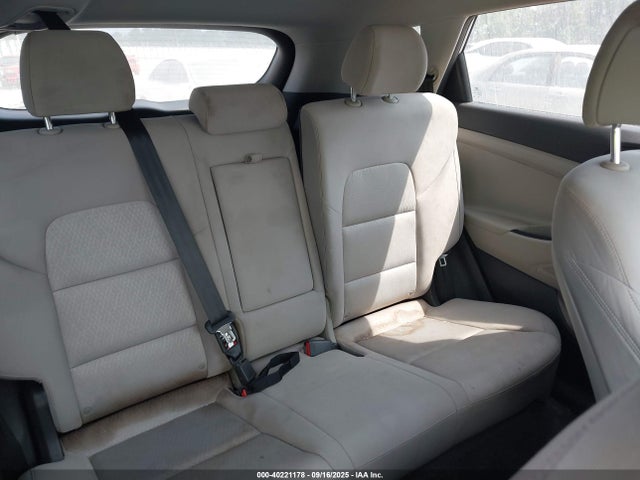 40221178 :رقم المزاد ، KM8J33A42GU179915 vin ، 2016 Hyundai Tucson Se مزاد بيع