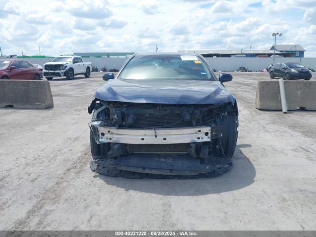 4T1B11HK2JU558245 Toyota CAMRY SE