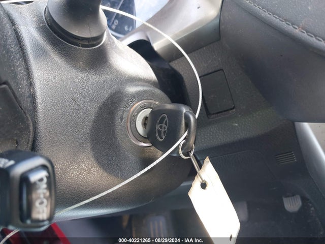 Toyota RAV4 LE 2017 JTMZFREV1HJ130907 Image 11