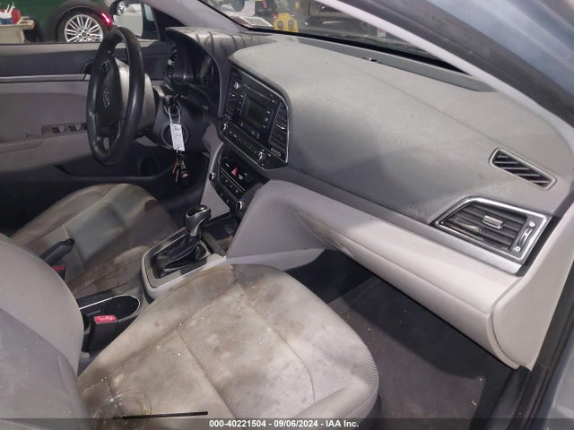 Hyundai ELANTRA SE 2017 5NPD74LF3HH199502 Image 5
