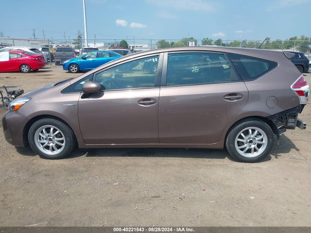 Toyota Prius V Four 2017 JTDZN3EU2HJ063807 Image 14