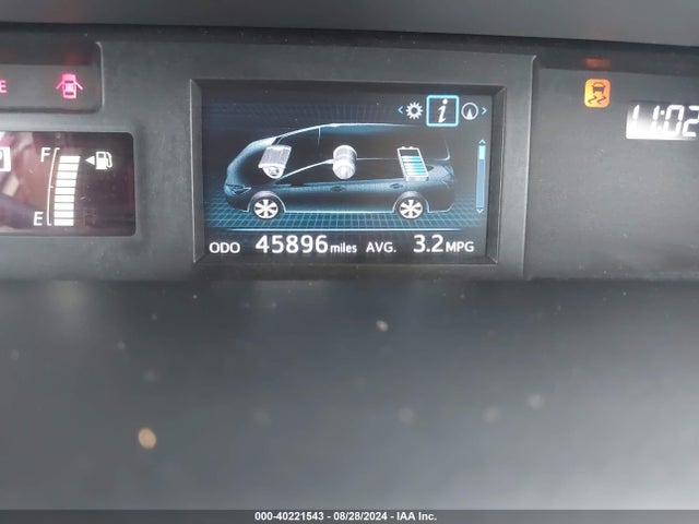 Toyota Prius V Four 2017 JTDZN3EU2HJ063807 Image 15