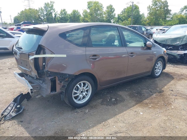 Toyota Prius V Four 2017 JTDZN3EU2HJ063807 Image 4