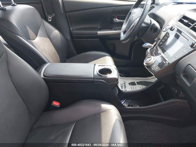 Toyota Prius V Four 2017 JTDZN3EU2HJ063807 Image 5