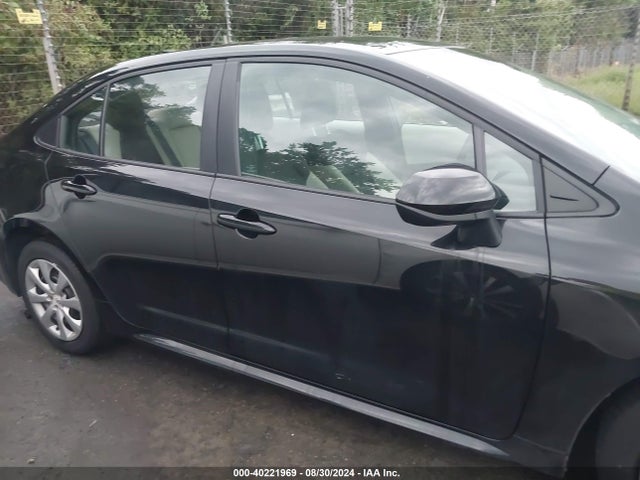 Toyota COROLLA LE 2022 5YFEPMAE9NP378818 Image 13