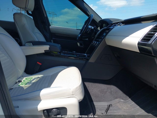 SALRT2RVXJA060817 Land Rover Discovery Hse Luxury