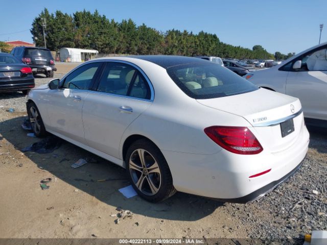 WDDZF4KBXKA570005 Mercedes-Benz E 300 4matic
