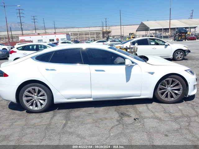 Tesla Model S 60/70/75/85 2016 5YJSA1E12GF157411 Image 12