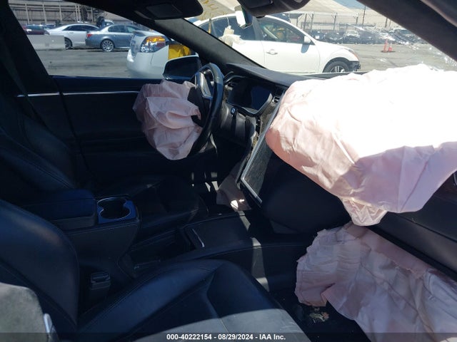 2016 TESLA MODEL S 5YJSA1E12GF157411 Photo 4
