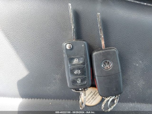 3VW517AT3FM815591 Volkswagen Beetle 1.8t
