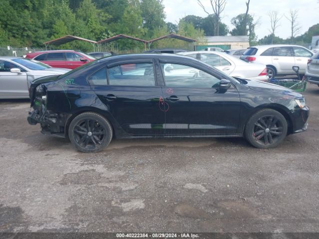 3VWD17AJ2JM239124 Volkswagen Jetta 1.8t Se Sport