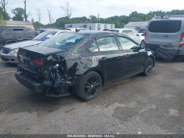 3VWD17AJ2JM239124 Volkswagen Jetta 1.8t Se Sport