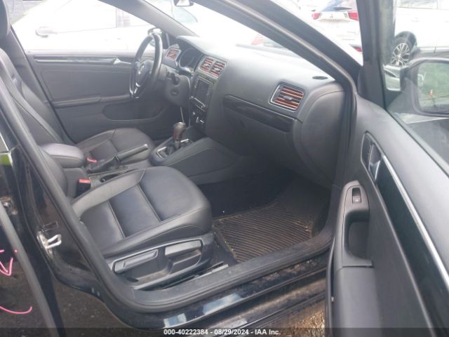 3VWD17AJ2JM239124 Volkswagen Jetta 1.8t Se Sport